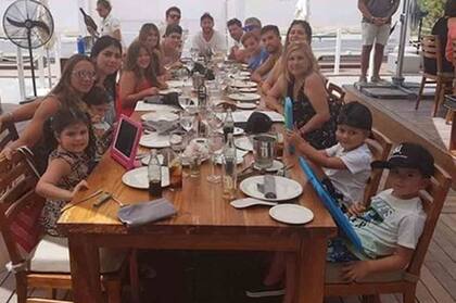 Lionel Messi junto a toda su familia en Ibiza