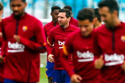 Lionel Messi nunca estuvo más cerca de irse de Barcelona, pero disputará la Liga de España por 17a temporada consecutiva
