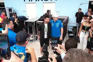 Colapinto largará en el 8° puesto en el Gran Premio de Miami de la Fórmula 1: la foto con Lionel Messi