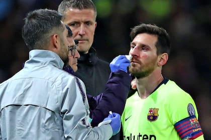 Lionel Messi recibe atención médica