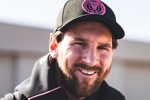 Lionel Messi recibió un regalo vinculado a Bob Marley en su llegada a Jamaica