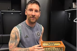 Las icónicas canicas que recibió Messi y el gesto que despertó el aplauso de todos