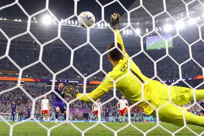 Lionel Messi sacó un zurdazo que el arquero Wojciech Szczesny atajó: sigue 0 a 0 en Qatar (Photo by Richard Heathcote/Getty Images)