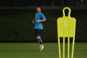 Lionel Messi se entrenó diferenciado, pero llegará sin problemas al debut