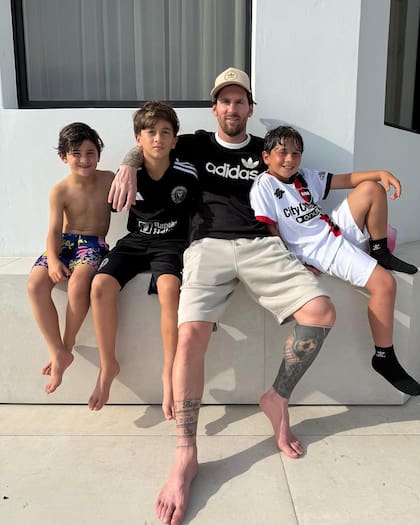 Lionel Messi se mostró en redes junto a sus tres hijos: Thiago, Ciro y Mateo