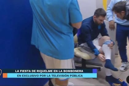 ¿Lionel Messi se puso las ojotas de Boca, o simplemente se apoyó en ellas?