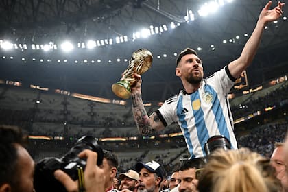 Lionel Messi tras consagrarse como Campeón del Mundo en la Copa Mundial de Fútbol en Qatar 2022