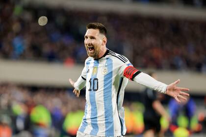 Lionel Messi viajará con el plantel a Bolivia, según lo confirmó el propio DT Lionel Scaloni