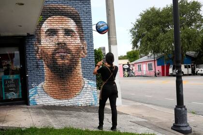 "Lionel Messi viene para Miami. Nos encantaría hacer una figura de cera de él para nuestros museos de cera. Nos encantan sus zapatillas, nos encanta cualquier cosa de él… Quizá su pelo", señaló Jim Pattison Jr.