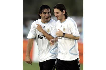 Tevez y Messi, durante un entrenamiento en la selección, en Maracaibo, en junio de 2007