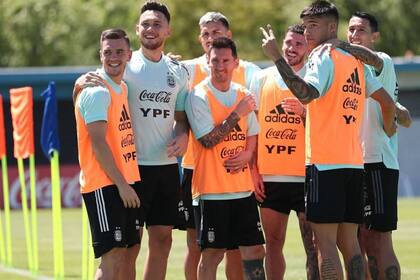 Lionel Messi y el resto del plantel argentino están llegando en estos días al predio de Ezeiza para participar en un campeonato que, 18 días antes, todavía no tiene determinadas las sedes.