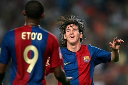 Lionel Messi y Samuel Eto´o, socios para el gol en los primeros años del argentino en el club catalán