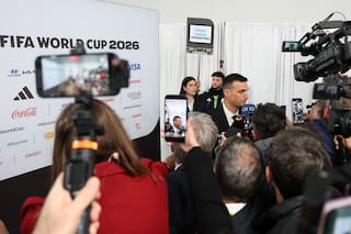 El DT ya empieza a analizar rivales, pero la mejor noticia la guarda en su carpeta