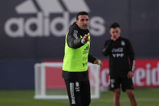 Scaloni viaja a la Copa América con dos deudas que no pueden esperar