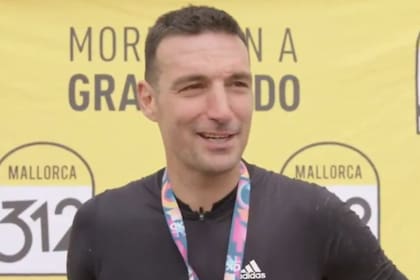 Lionel Scaloni pedaleó durante casi cinco horas en una carrera de ciclismo en Mallorca