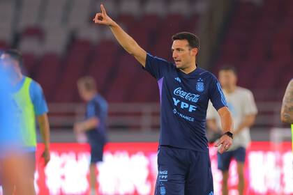 Lionel Scaloni planea varias modificaciones de cara al enfrentamiento ante Indonesia