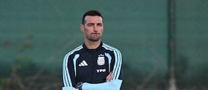 Las lesiones, el rival más temido del DT: Montiel se suma a una defensa golpeada a 30 días del debut