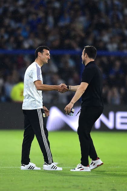 Lionel Scaloni y Aritz López, en buena sintonía