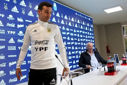 Lionel Scaloni y Cesar Luis Menotti