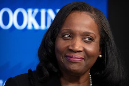 Lisa Cook, miembro de la Junta de Gobernadores de la Reserva Federal, en la Institución Brookings, el lunes 3 de noviembre de 2025, en Washington.