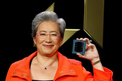 Lisa Su, la CEO de AMD, presenta los nuevos equipos para servidores de IA de la compañía