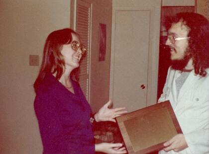 Lisa Tuttle y George RR se conocieron en sus veintipocos y escribieron juntos la novela "Refugio del viento"