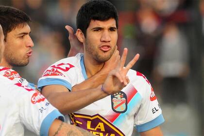 Lisandro López marcó dos goles