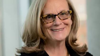 Lise Vesterlund advierte que el trabajo no promocional puede causar daño emocional y agotamiento