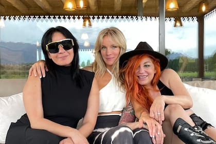 Lissa, Virginia y Lourdes de Bandana