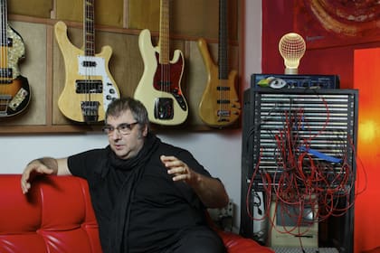 Lito Vitale, en su estudio de grabación
