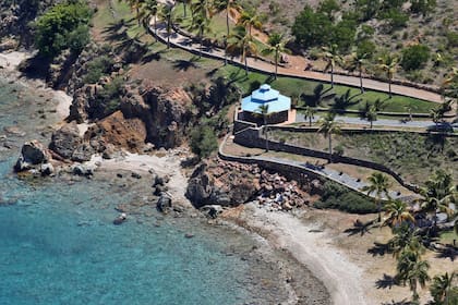 Un mirador en Little St. James Island, una de las propiedades del financiero Jeffrey Epstein, en el caribe