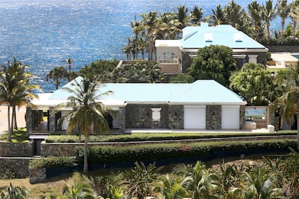 Epstein fue condenado por delitos sexuales hace una década en Florida y ahora está preso en Nueva York, acusado de abusos a menores