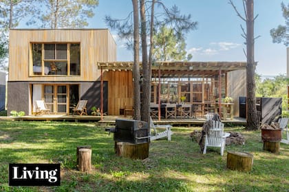 Dos reconocidos arquitectos ensayan una vida más pausada, entre el bosque y el mar