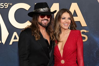 Liz Hurley y Billy Ray en uno de sus primeros eventos como pareja