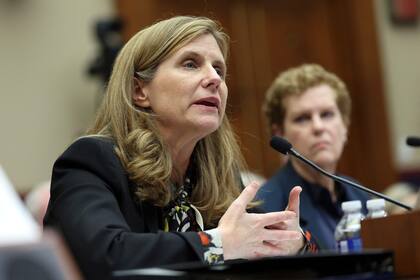 Liz Magill, presidenta de la Universidad de Pensilvania, testifica ante el Comité de Educación y Trabajo de la Cámara de Representantes en el Rayburn House Office Building