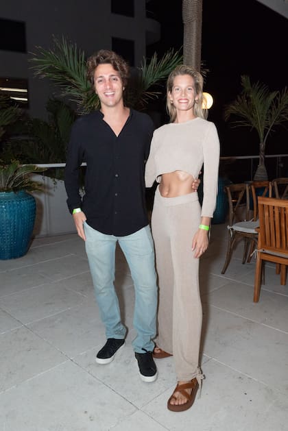 Liz Solari con su novio, Maximo Mazzocco, ambientalista y fundador de diversas iniciativas, tales como Eco House Global. 