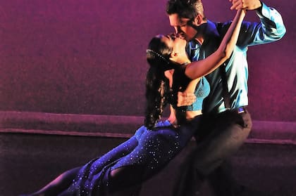 Liza y Diego: “Lo que destaco es que los argentinos son muy creativos y talentosos. Encontré gente que admiro muchísimo y hasta el día de hoy son mis amigos. La cultura, la música, el baile y el arte argentino ya forman parte de mí", dice ella.