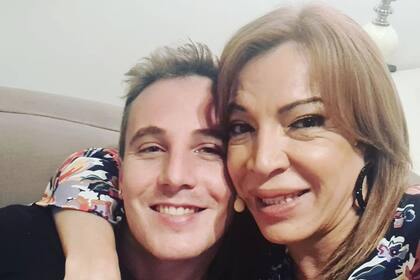 Lizy Tagliani y Sebastián Nebot se convirtieron en padres de Tati