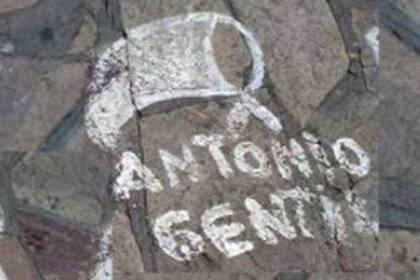 La baldosa con el nombre de Gentile en Bariloche