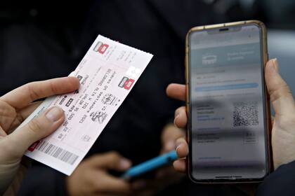 Llegada del público al estadio Monumental por el partido de la Selección Argentina frente a Bolivia