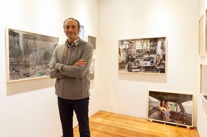 Llegado desde un campo cercano a Rosario, Matías Sarlo presenta su serie Utopía del retorno en la galería Subsuelo 