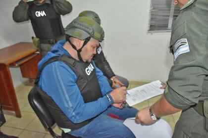 Llegaron a la Argentina los dos narcos expulsados de Paraguay