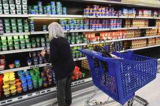 El informe que revela cuánto dinero necesita una familia de clase media para llenar el changuito