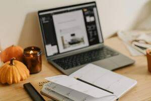 Llevar un registro de anotaciones de lo que buscamos en Google ayuda a la memoria