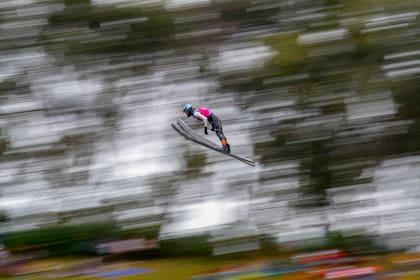 Llewelyn Dorien de Canada ganó la medalla dorada en esqui acuático