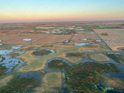 Llovió más de 600 mm en la región e ingresa agua de partidos vecinos. Alberto Pol