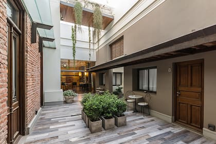 Lo antiguo y lo moderno se cruzan en la arquitectura del lugar