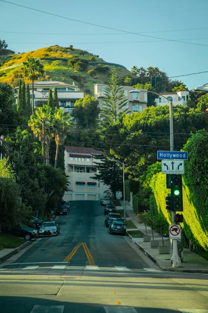 Lo complicado de comprar casa en Los Ángeles no suele ser el financiamiento, sino encontrar casas baratas
