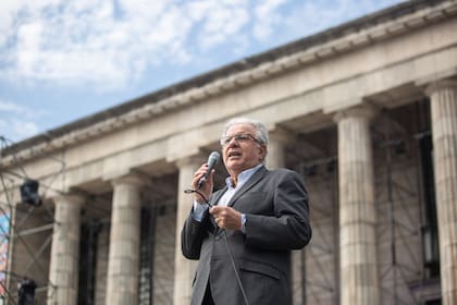 "Lo correcto es la alternancia, es uno de los valores fundamentales que pongo como hito", explica Alberto Barbieri, rector de la UBA