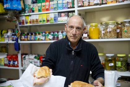 Lo “De Chiche”, como se conoce el almacén, es una verdadera reliquia oculta en medio de los bares y cervecerías que rodean la zona.